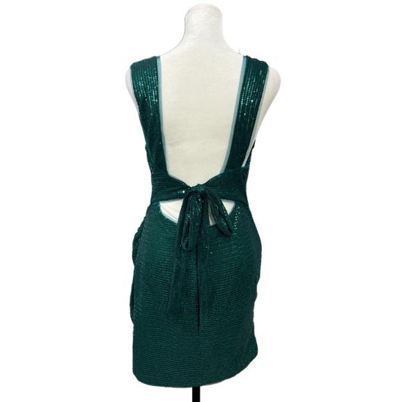 EAST COAST BELLA Green Sequin Cocktail Dress Sleeveless Tie Back Mini Women Sz M - Picture 7 of 16